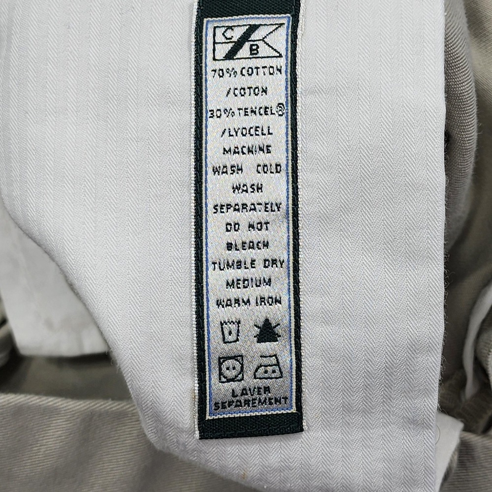 Cutter & Buck Shorts Mens 34 Beige Pleated Chino 10 Inseam Golf Casual Summer - Picture 7 of 12